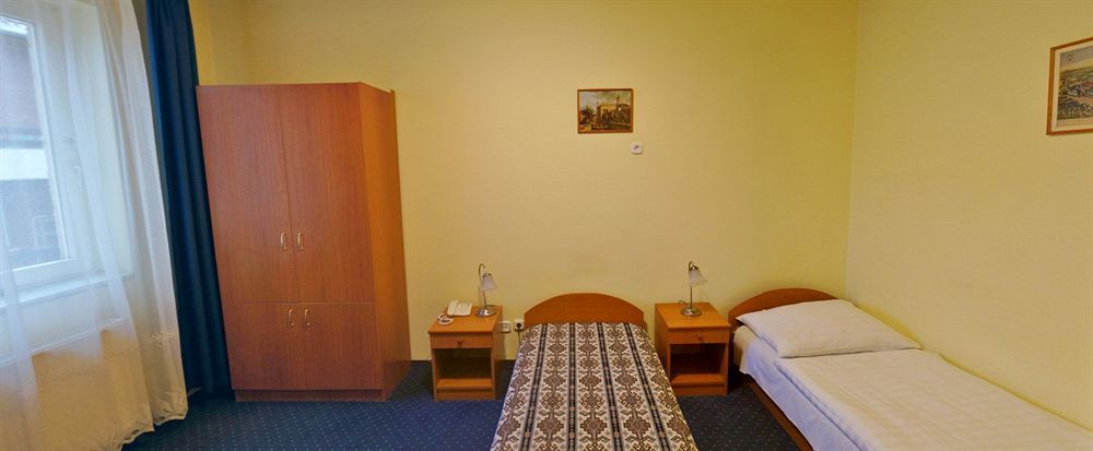 Corvin Hotel เยอร์ ภายนอก รูปภาพ